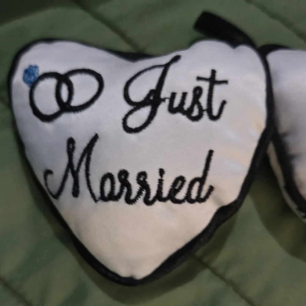 White Heart-Shaped Wedding Favors